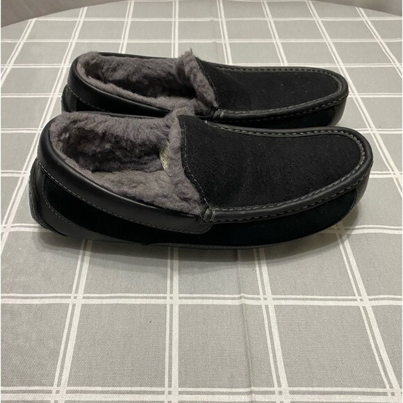 UGG Men’s Black Suede Ascot Slippers Loafers Grey Wool, Rubber Sole Size 9 main image 10